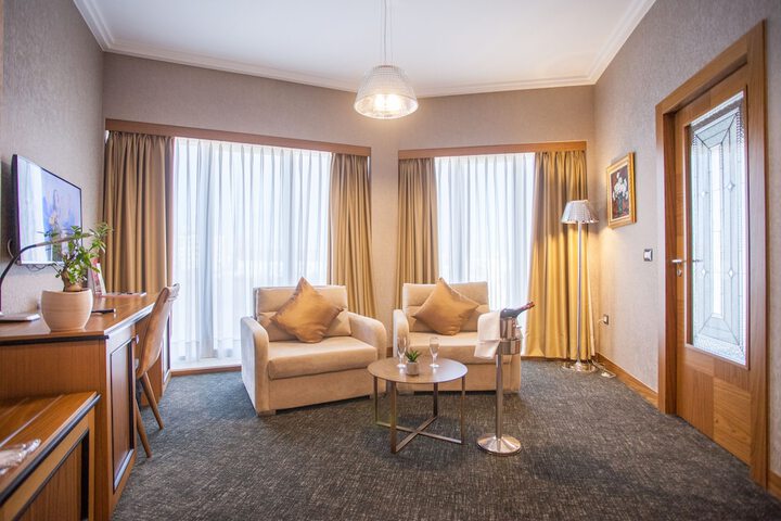 Room 15 of 60