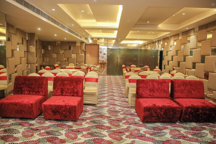 Ballroom/Hall 39 of 42