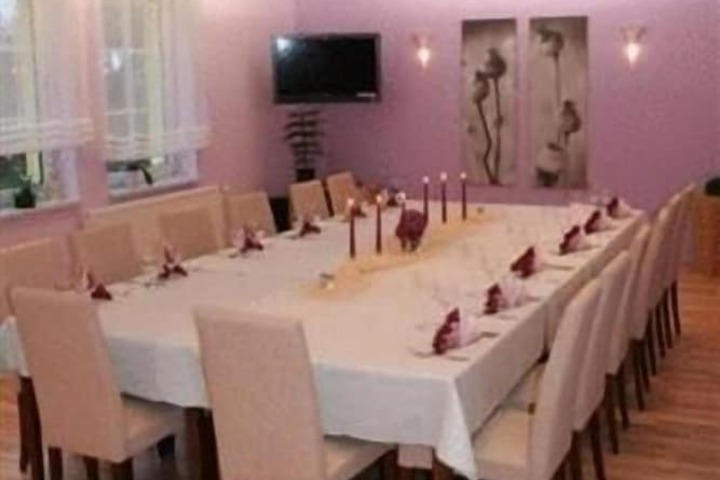 Dining 14 of 23
