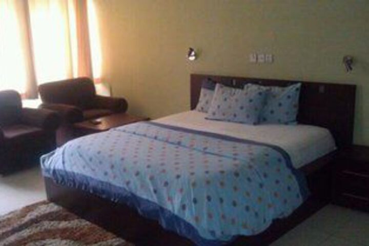 Room 17 of 18