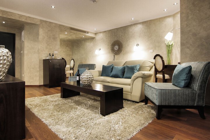 Room 15 of 42