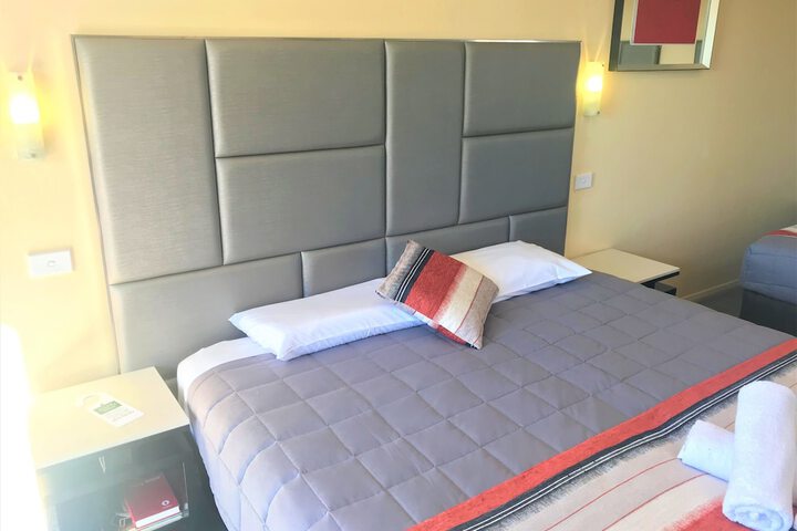 Room 10 of 99