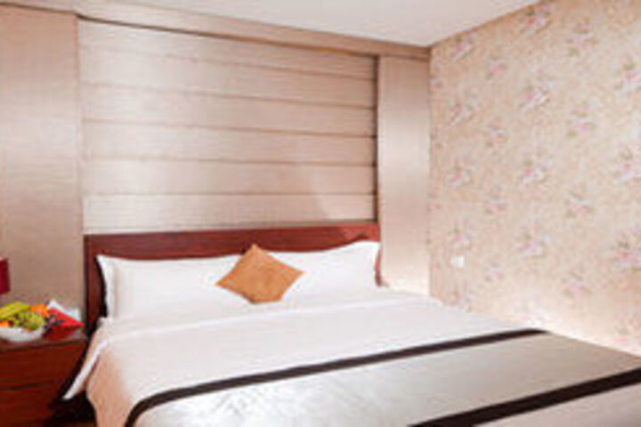 Room 8 of 38