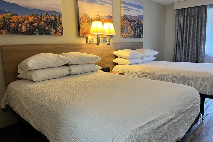 2 Double Beds (8 of 10)