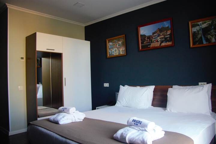 Room 87 of 240