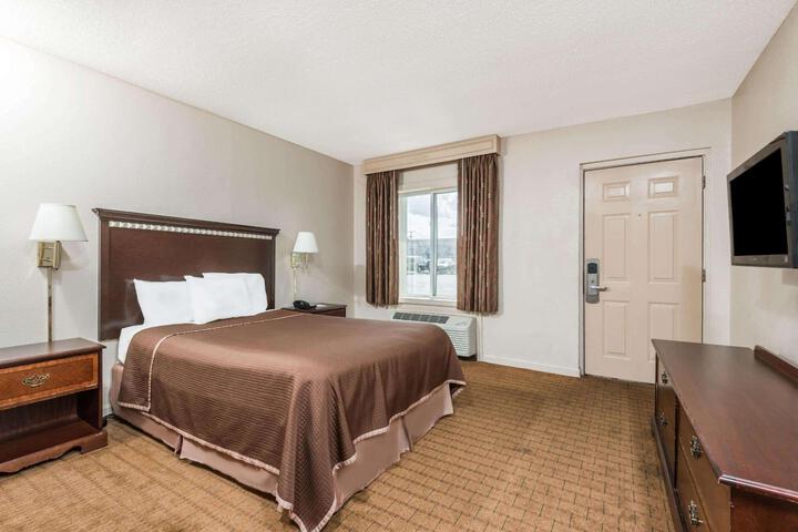 2 Double Beds (6 of 7)