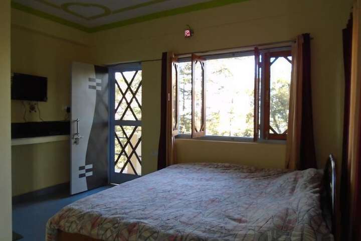 Room 3 of 9