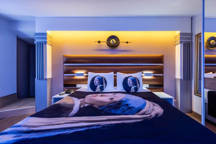 Room 46 of 120