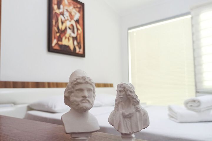 Room 10 of 95