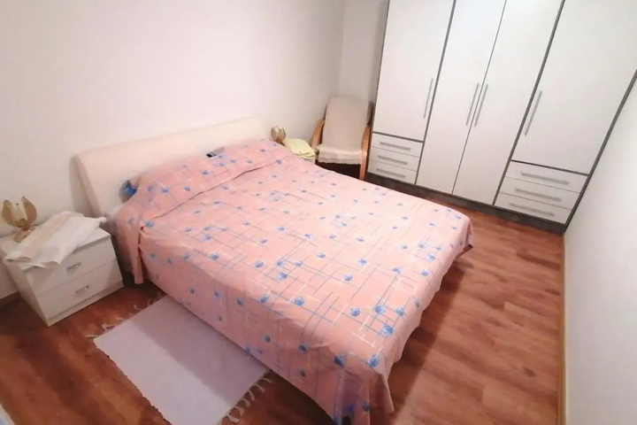 Room 2 of 9