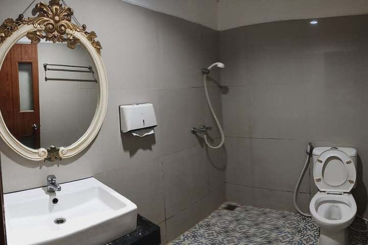 Bathroom Interior Photo