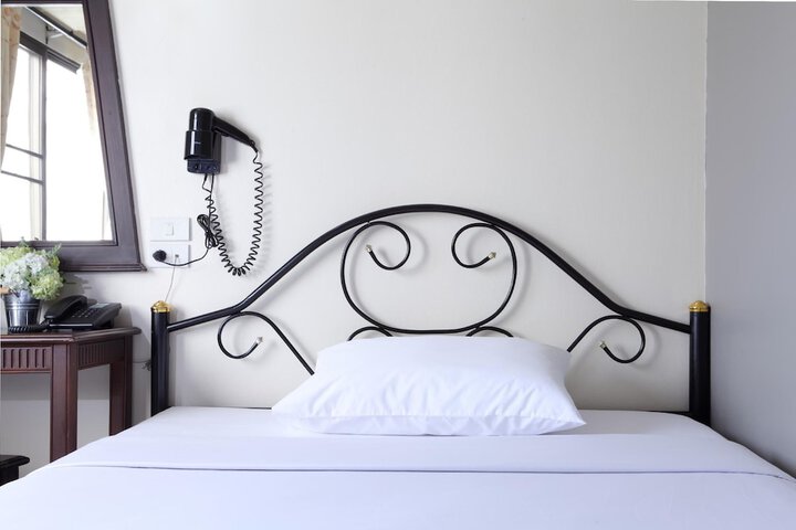 Room 17 of 98