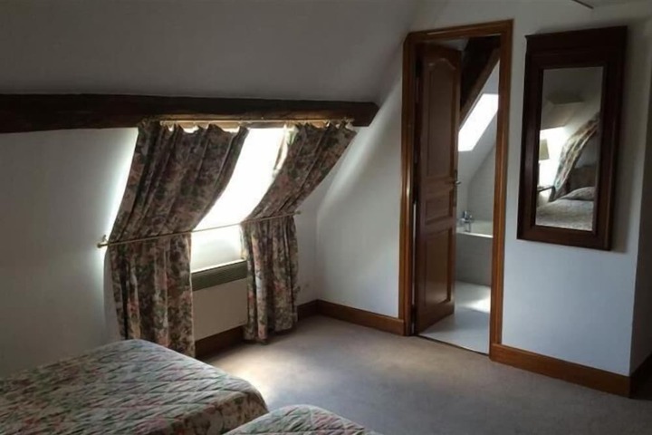 Room 21 of 48
