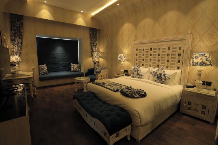 Room 5 of 26
