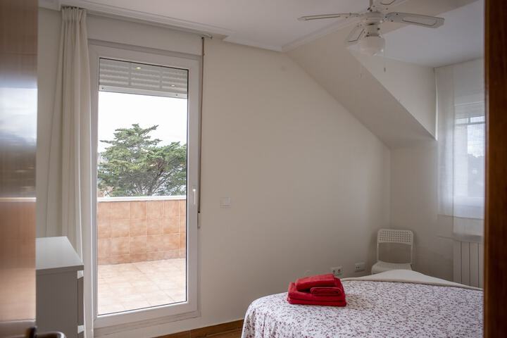 Room 5 of 25