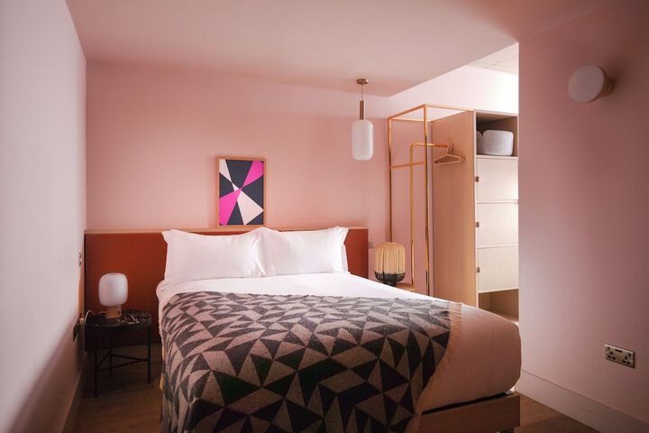 Room 15 of 66