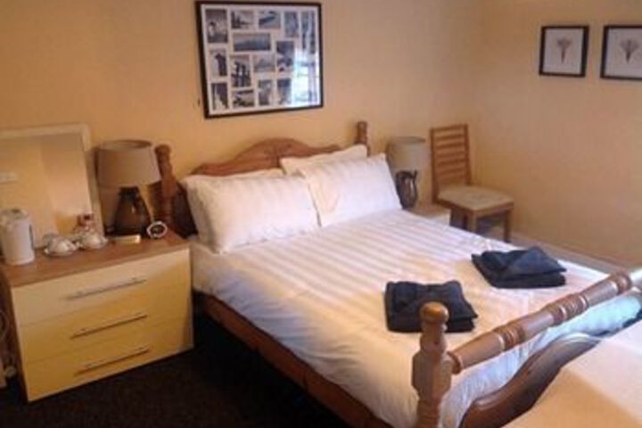 Room 10 of 25