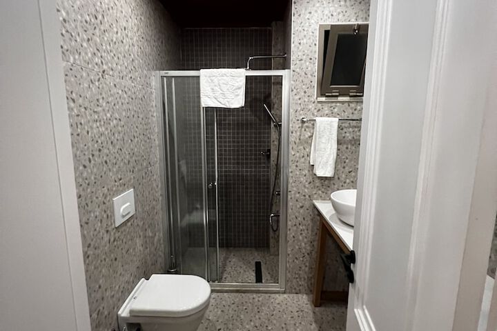 Room 43 of 76
