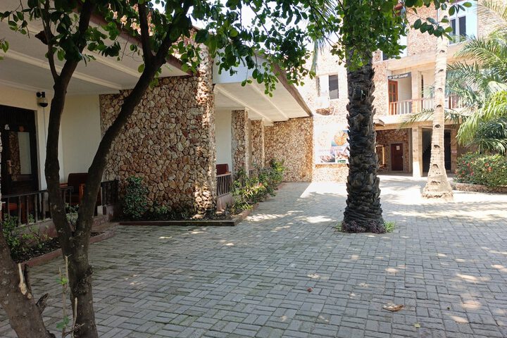 Hotel Exterior 111 of 146