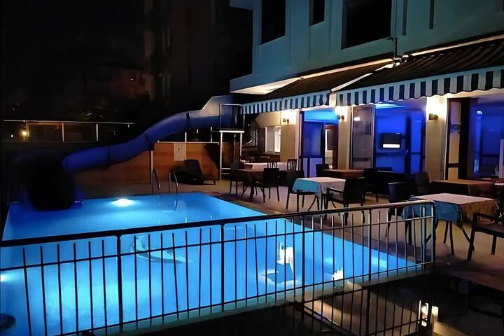 Pool 22 of 27