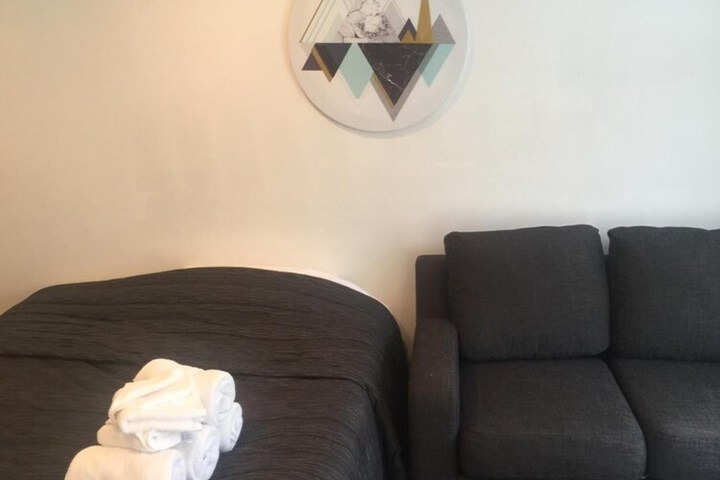 Room 10 of 28