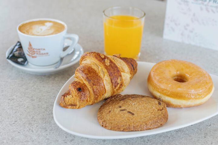 Breakfast/Coffee Service 31 of 38