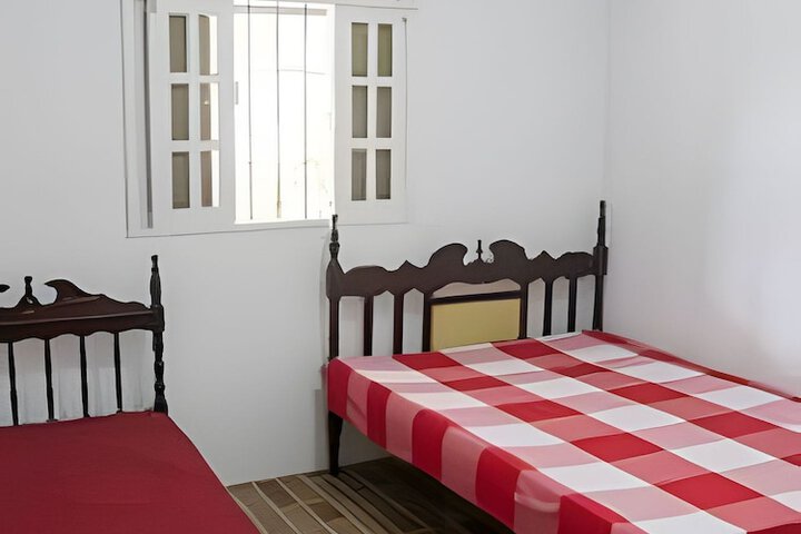 Room 6 of 28