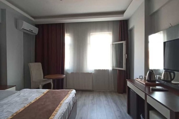 Room 28 of 53