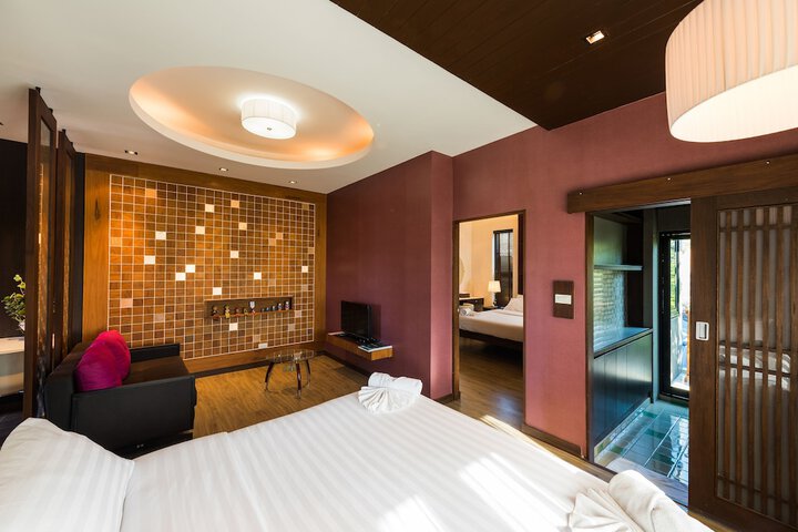 Room 30 of 63