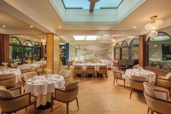 Dining 48 of 70