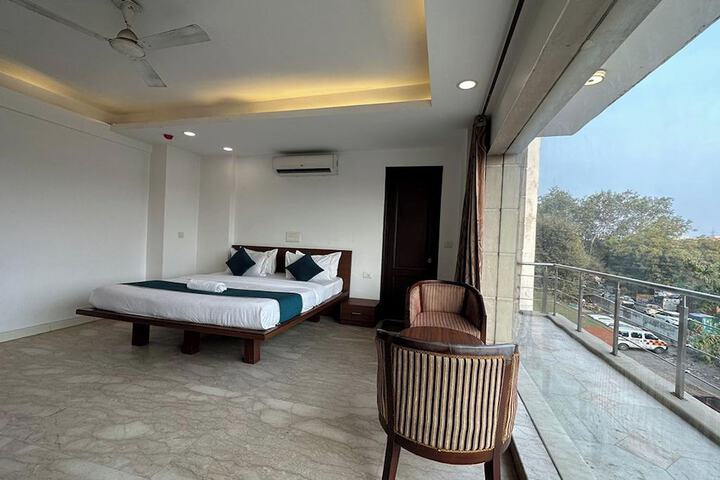 Room 9 of 22