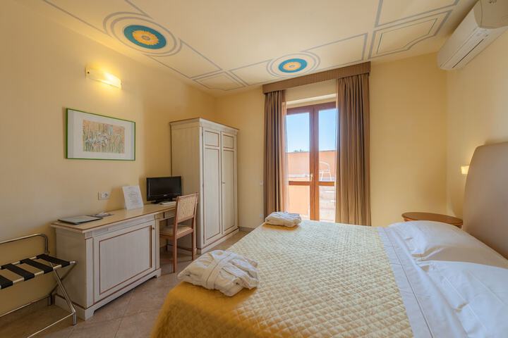 Room 8 of 41