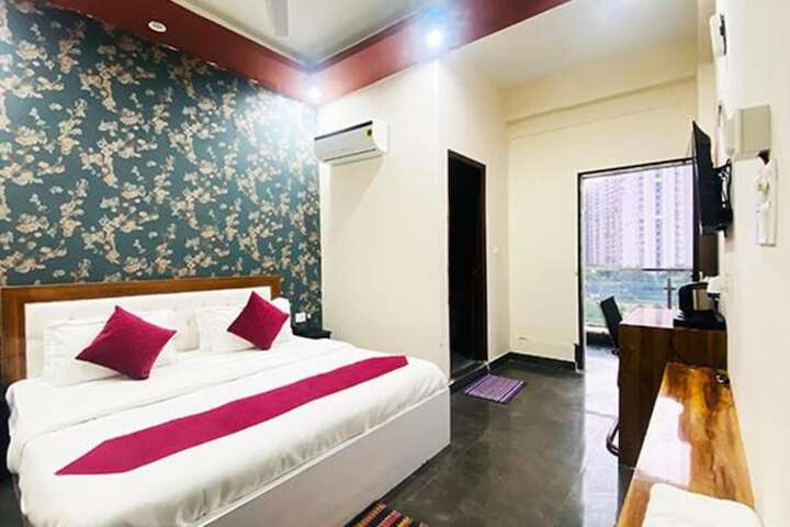 Room 4 of 23