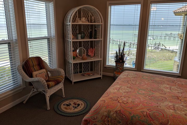 Room 2 of 34