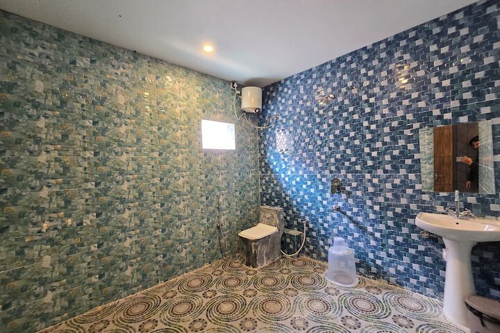 Room 43 of 80