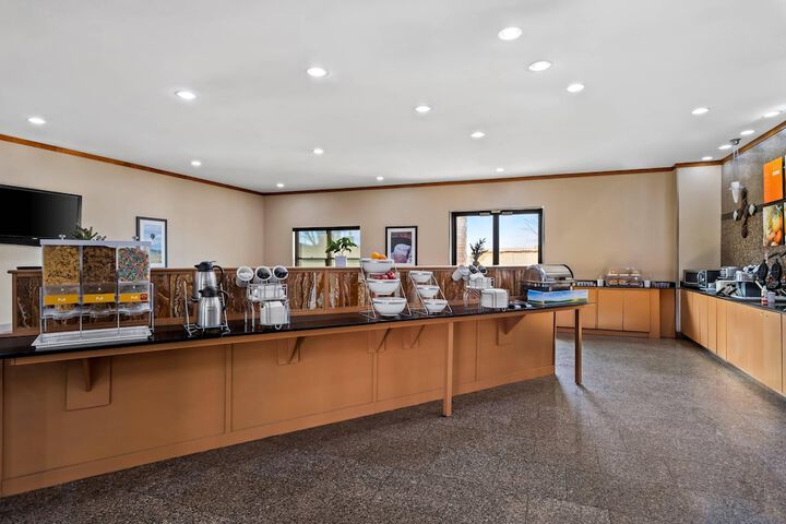 Breakfast/Coffee Service 42 of 52