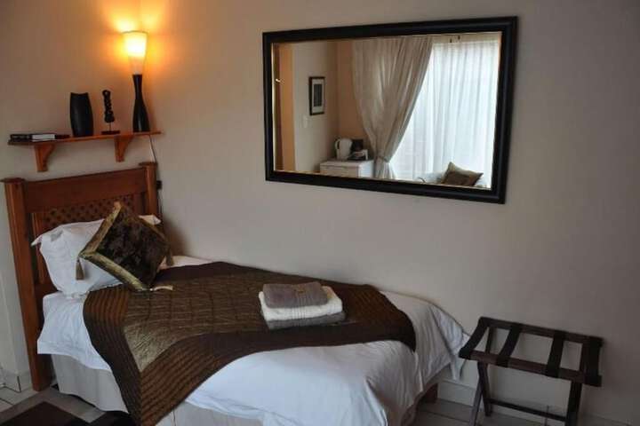 Room 16 of 37
