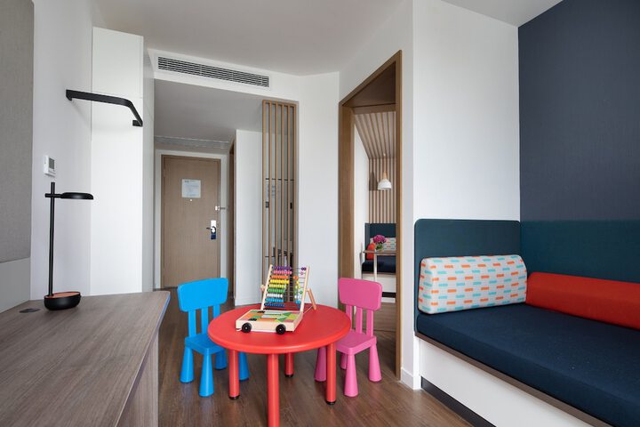Room 4 of 49