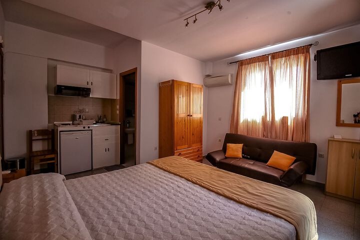 Room 6 of 26