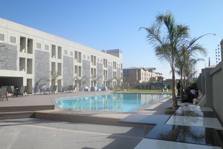 Pool 21 of 50