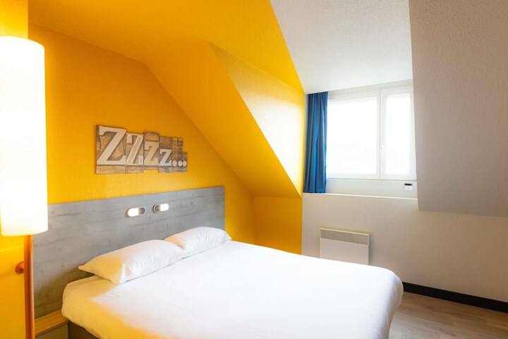 Room 32 of 74