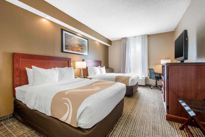 Standard Room, King or Two Doubles (10 of 14)