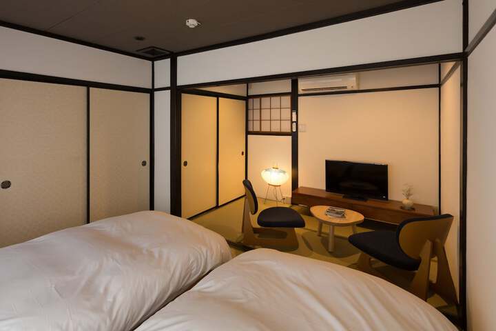 Room 7 of 19