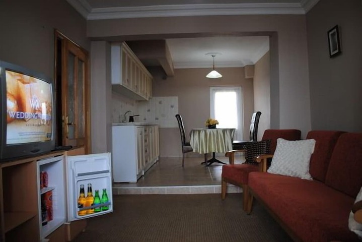Room 8 of 23