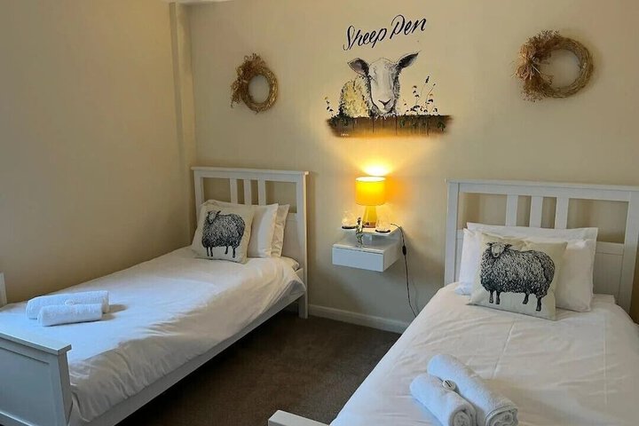 Room 21 of 27