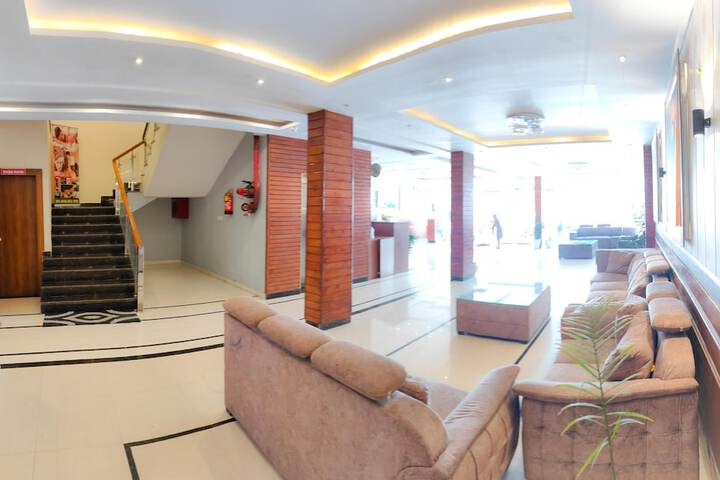Hotel Interior 6 of 28