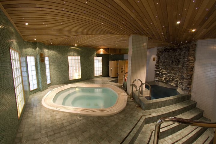 Pool 51 of 99