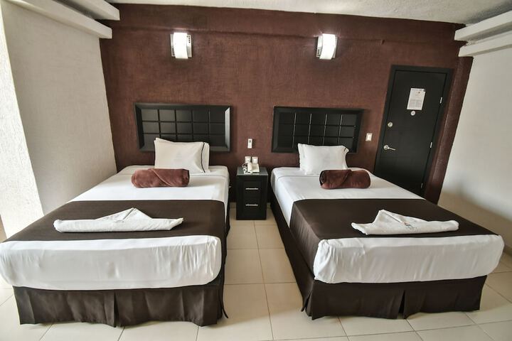 Room 21 of 38