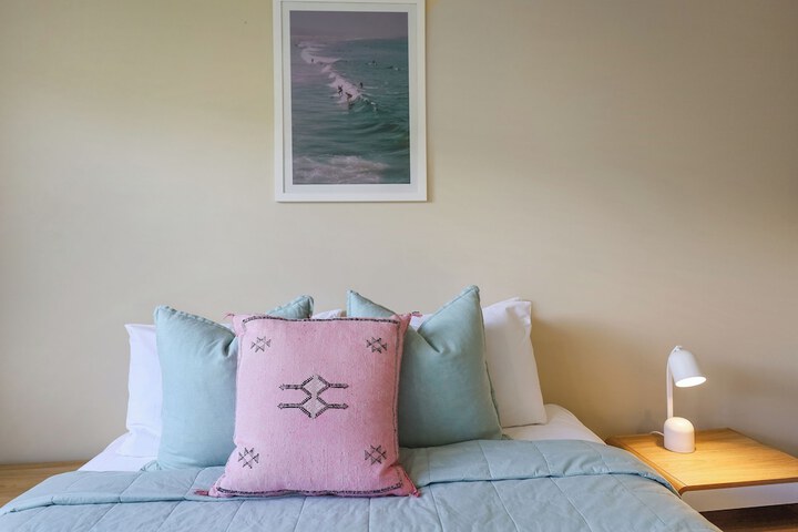 Room 12 of 192