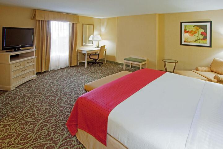 Premium King Bed (13 of 22)
